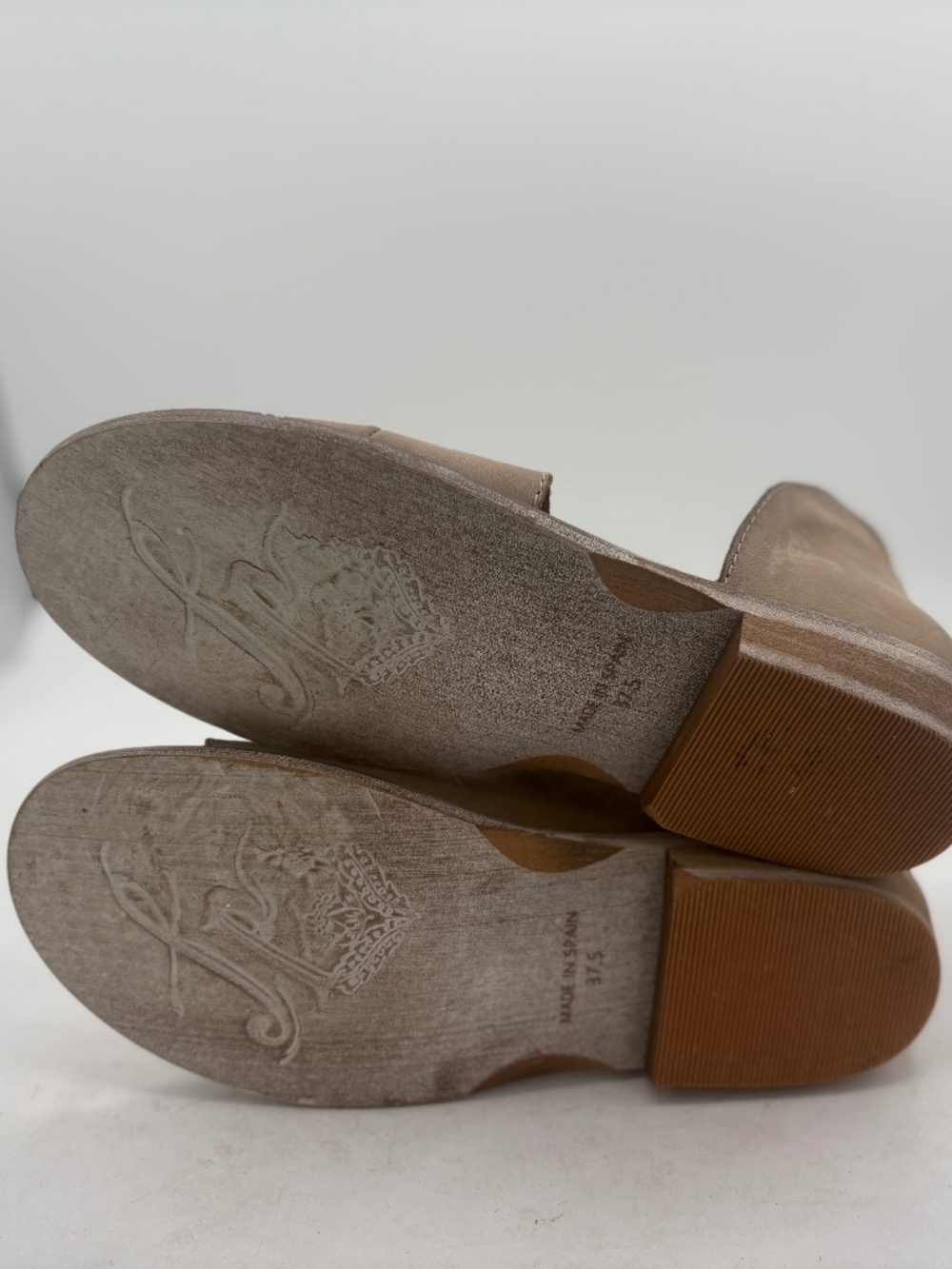 Free People Mont Blanc Asymmetrical Sandal Dove Grey Taupe Size 37.5 US 7-7.5 - Picture 7 of 12